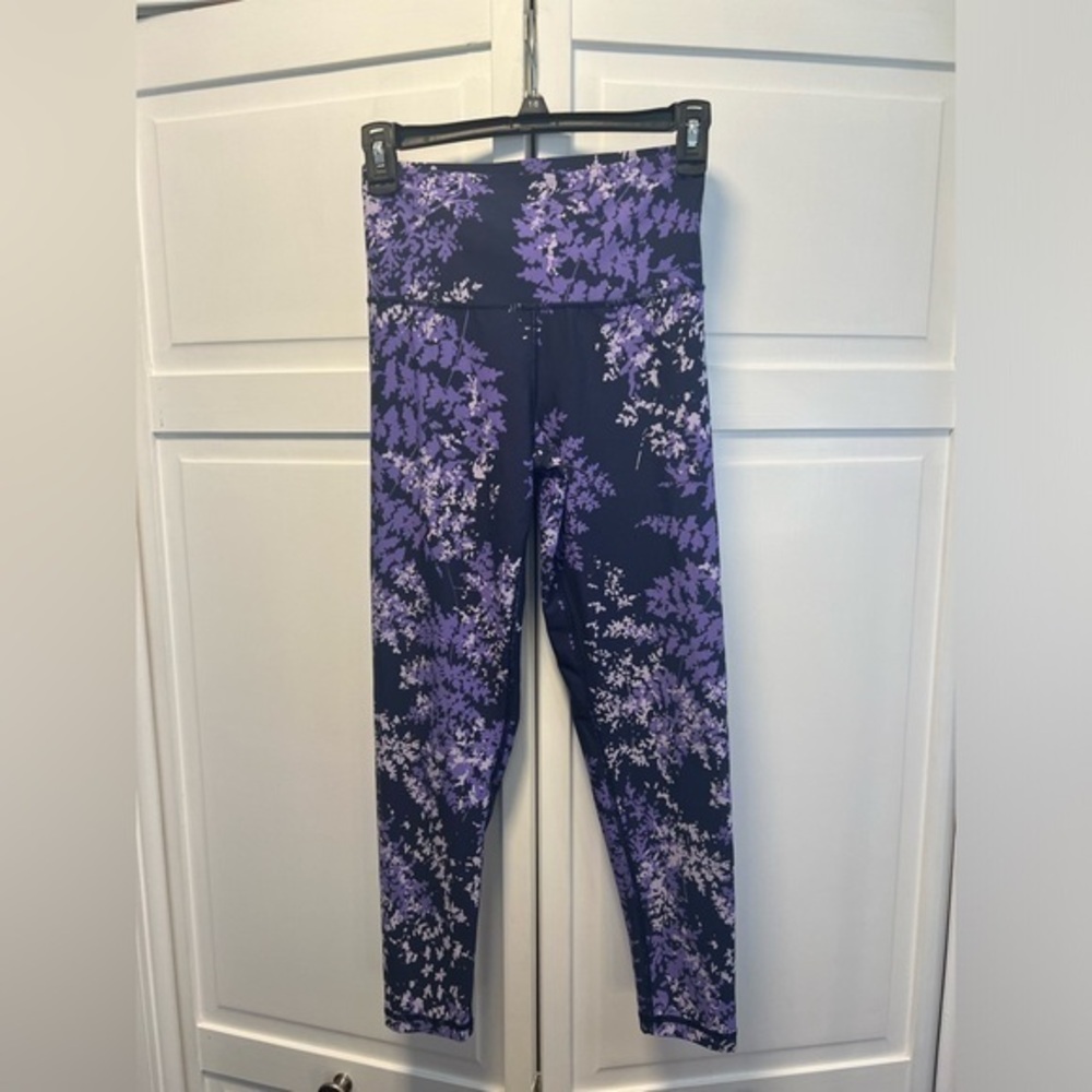 Aerie Chill Play Move Floral Print Leggings Size Womens Medium Color Purple&Blue